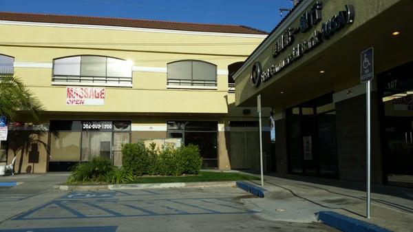 My wife and me enjoy my deep tissues and foot massage here.