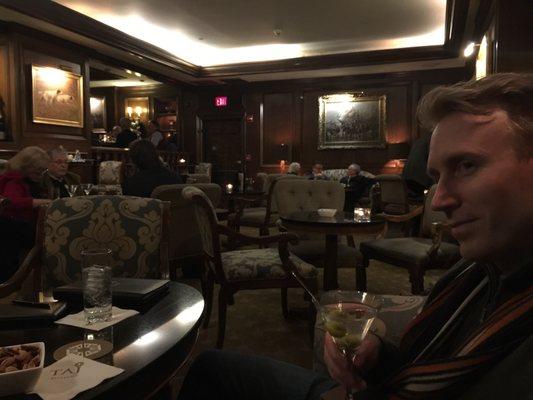 Great ambience & relaxation for after shopping drinks!