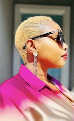 Blonde itty bitty fro