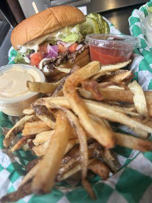 WILLIAMSBURGer with hand cut fries and cooper sharp beer cheese