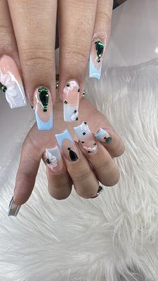 La Noir Nails and Lashes