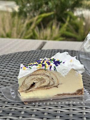 King cake cheese cake