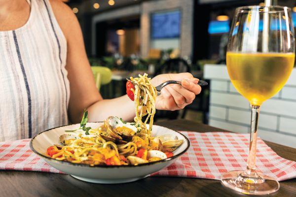 Pasta that melts in your mouth. Enhanced with a white wine. Lets eat up!