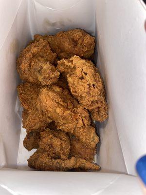 8 Pc Chicken w/ 2 Signature Sides & 4 Biscuits