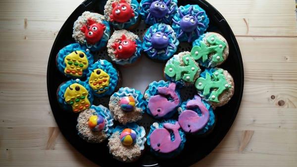 From weddings to showers to birthday parties, tell us your theme and we'll create spectacular donuts!