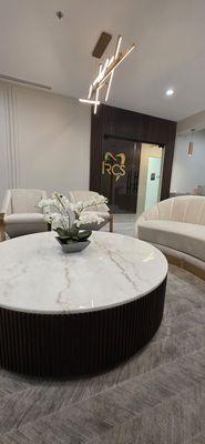 Advance Root Canal Specialist customer service is stellar! Their office super cool. Makes waiting to be seen such a calming experience