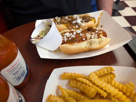 Chili dogs