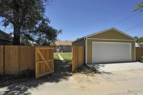 Garage on alley in Denver built by Budget Garages