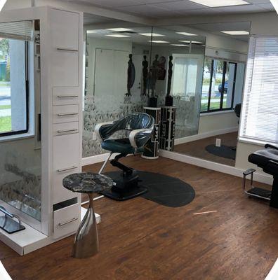 Valentino Studio Salons