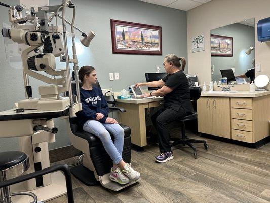 Ms Drenda being helpful!