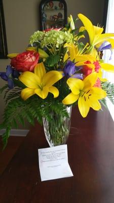 This is what came first. Does this look like 2 doz pink roses to you?