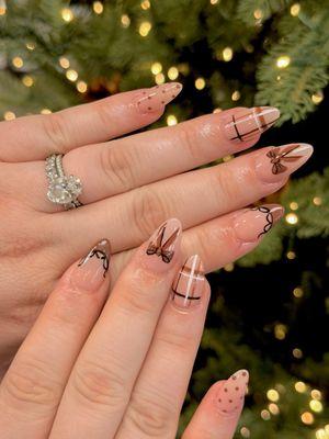 Gel X with Nail Art
Nail Artist: Kim