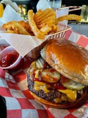 Cheeseburger basket