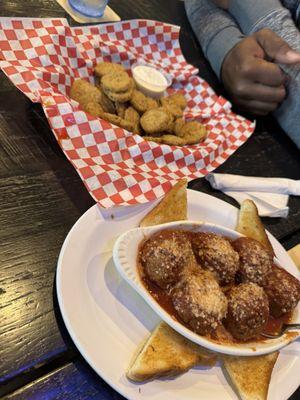 Home Plate Bar & Grill