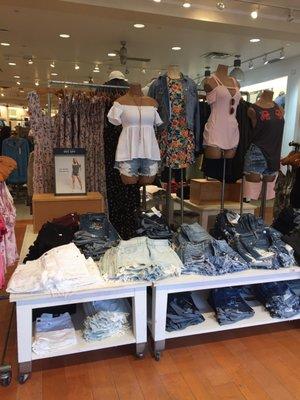 Cute front displays!