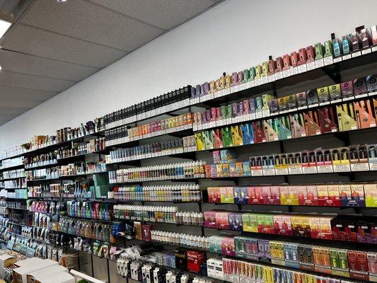 Cigars vapes hookah delta8 smoke shop Kratom hookah water pipes