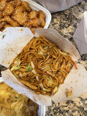 Chicken lo mein