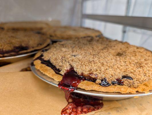 Triple berry crumb pie (best seller)