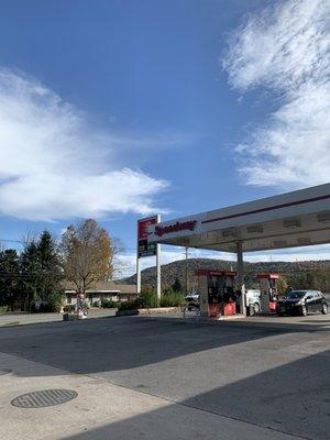 Tough to find, there's no Dunkin's sign.