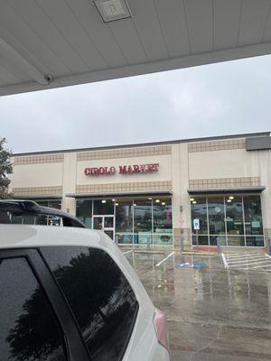 this people are  are lazy  they close bathrooms. If the bathroom does not work, they have to close the store. I hope the owner reads this.