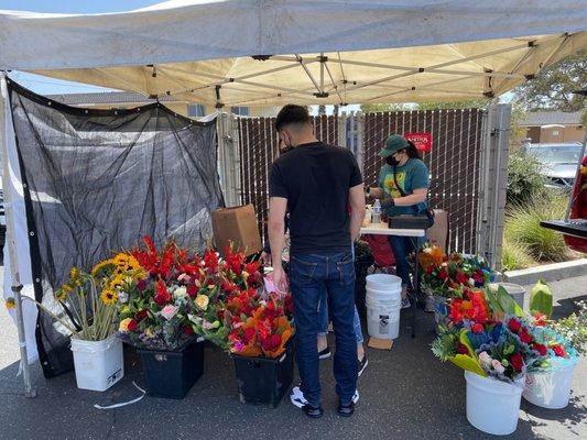 Flowers for Mom on Mothers Day 2021 !!!