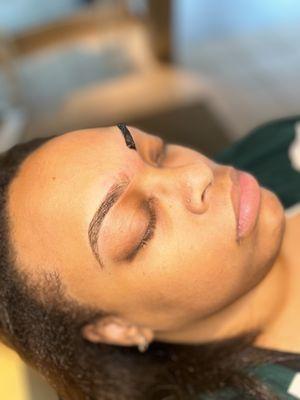 Ebonieyes Beautè Brow Boutique