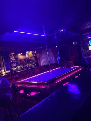 Stage area only one pole