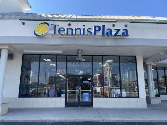 Tennis Plaza