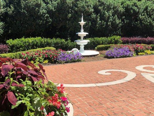 Brumby Hall & Gardens