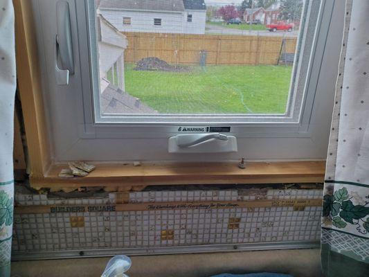 As you see no molding installed And window doesn't lock