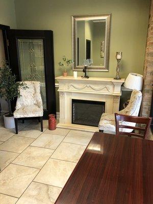 The front entrance. Great cozy spot!