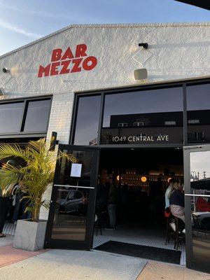 Bar Mezzo