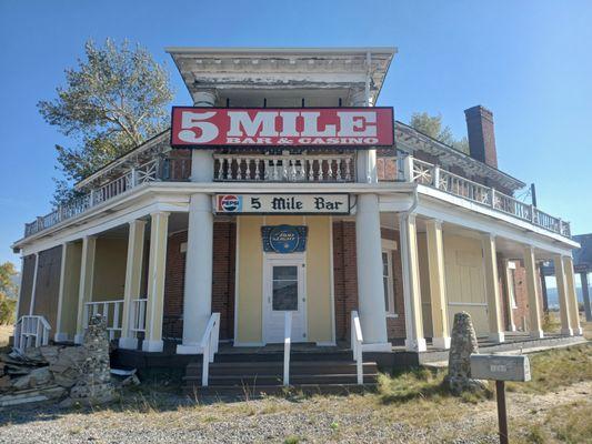 5 Mile Roadhouse and Inn, established 1905