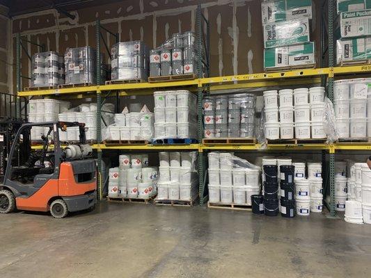 Lancers offers competitive prices on commercial-grade wood coatings and stains, spray equipment, airbrushes, and more.