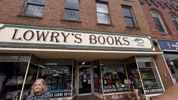 Lowry's Books