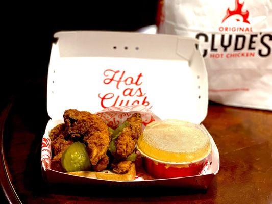 Clyde's Hot Chicken