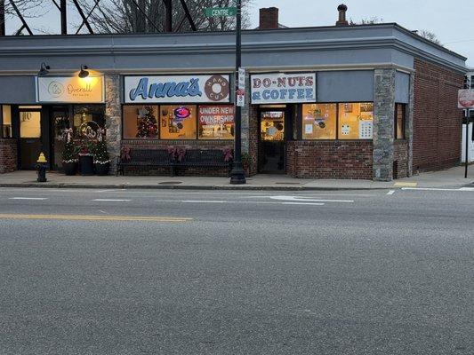 Anna's Hand Cut Donuts