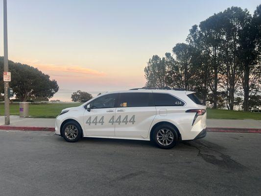 Anaheim Hills Yorba Linda Yellow Taxi Cab