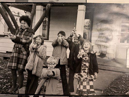Six kids in Middletown, PA with six shooters (1979)
