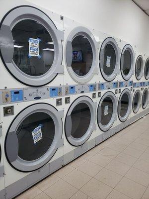 Large and Xtra large driers. Some out of order. Large $0.25 for 6 minutes, Xtra large $0.25 for 4 minutes