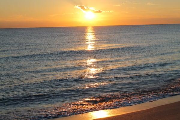 Sunrise at the Beach - Welcome to Paradise!