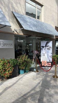 New location- Beverly Hills 90210
Rodeo Drive