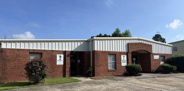 Front of building -Prater's One on One Personal Training