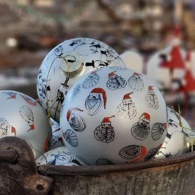 100's of curated ornaments