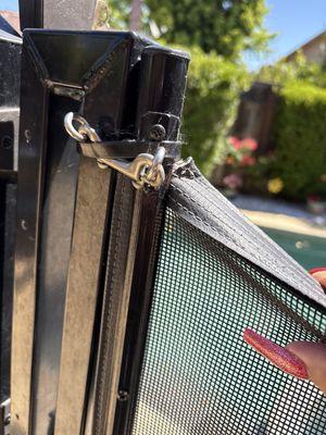 Fence ripping from the pole. Crappy!