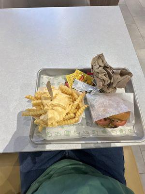 Cold cheese sauce on fries