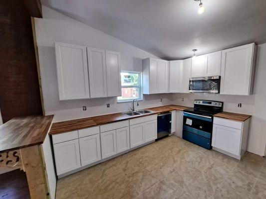 Hunter's Roofing & Construction