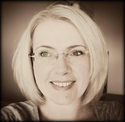 My layered cut. I love it :) Thank you Dianna for saving my head/hair ^^