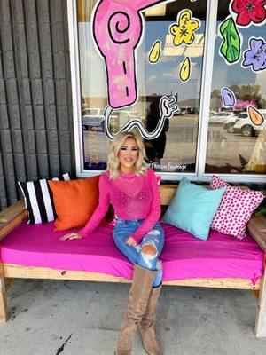 Hey my name is Madison Sheffield! I'm a new stylist at the Brook James Salon and looking for hair models!