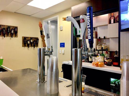 Full Bar Including Drafts!